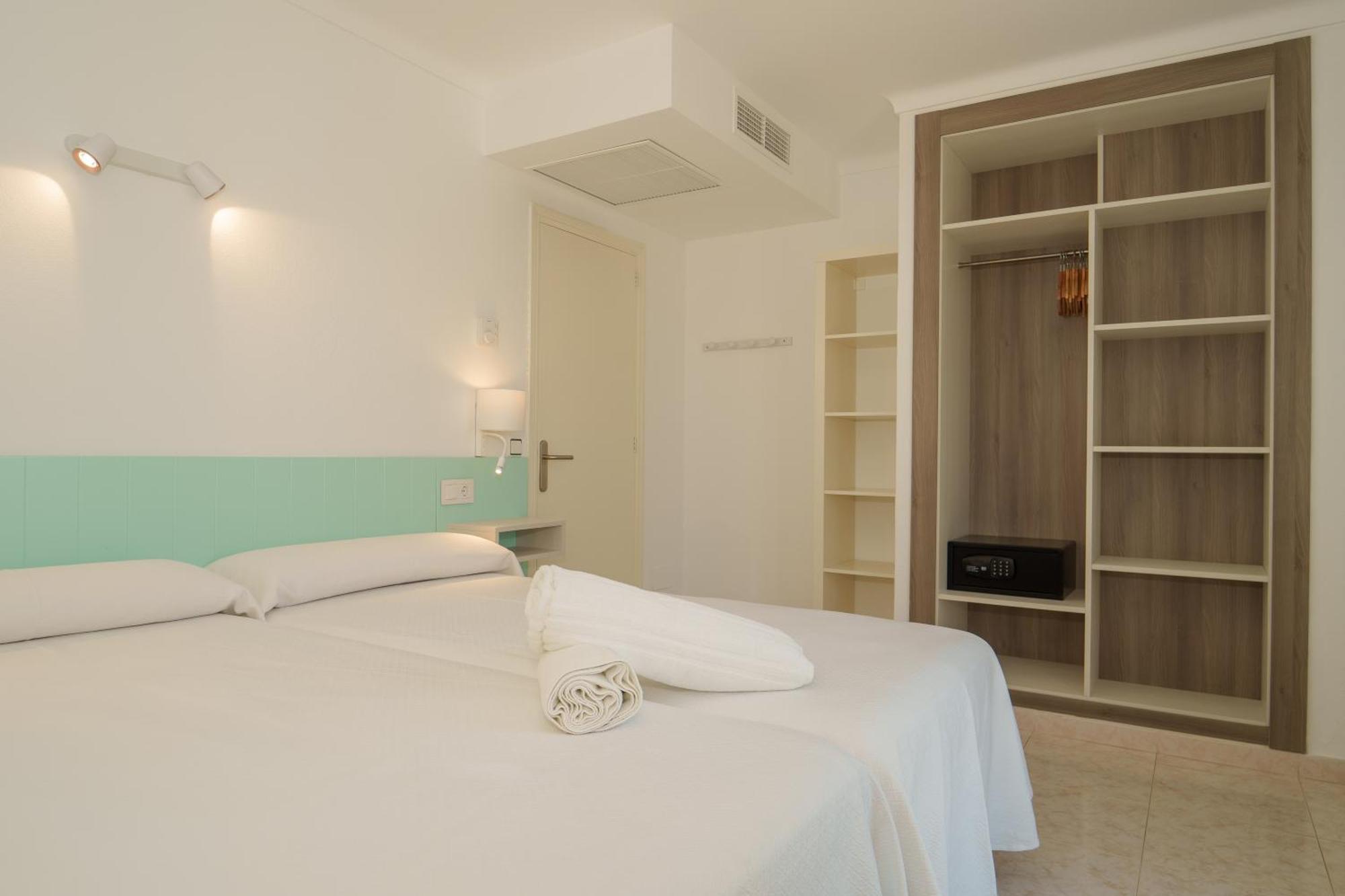 Apartaments Andreas Colonia de Sant Jordi Ngoại thất bức ảnh
